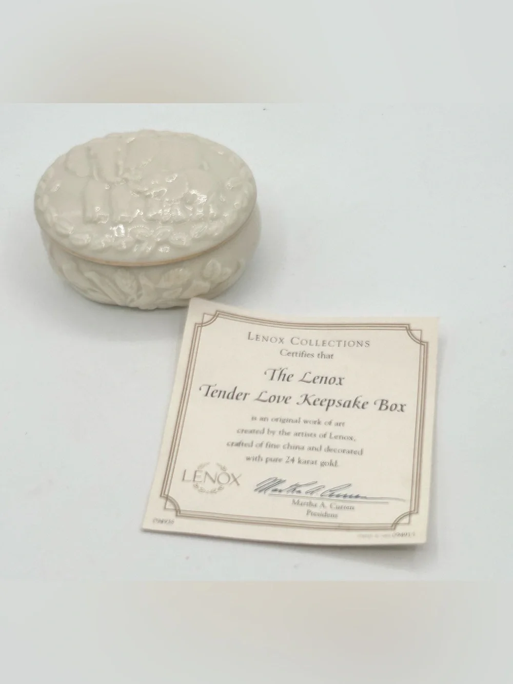 Lenox Tender Love Keepsake Box Elephants Raised Embossed Pattern Ceramic Ivory